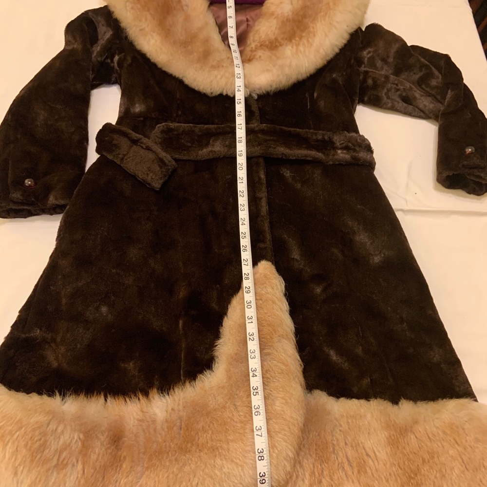 Vintage 1970’s Lamb’s Wool coat! - Picture 3 of 4